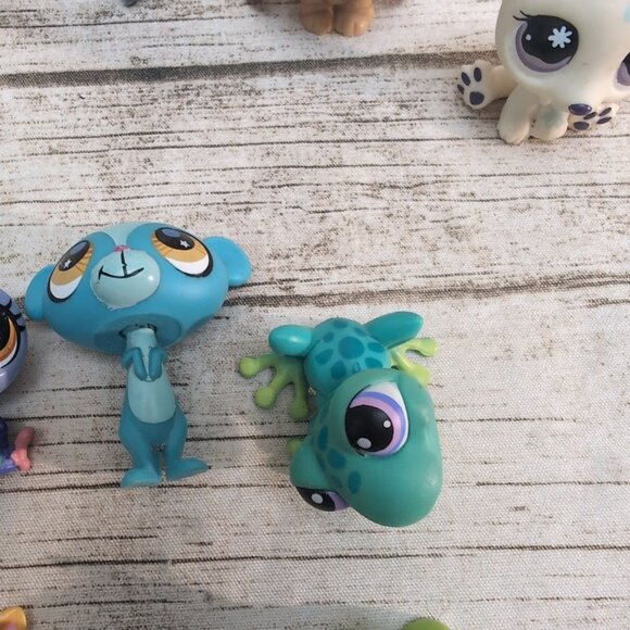 Lot of 13 LPS Littlest Pet Shop Animal Figures - Picture 5 of 8